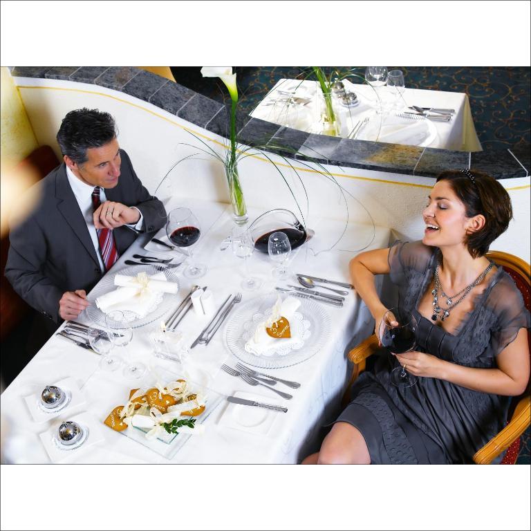 Hotel Dreisonnen แซร์เฟาส์ ภายนอก รูปภาพ
