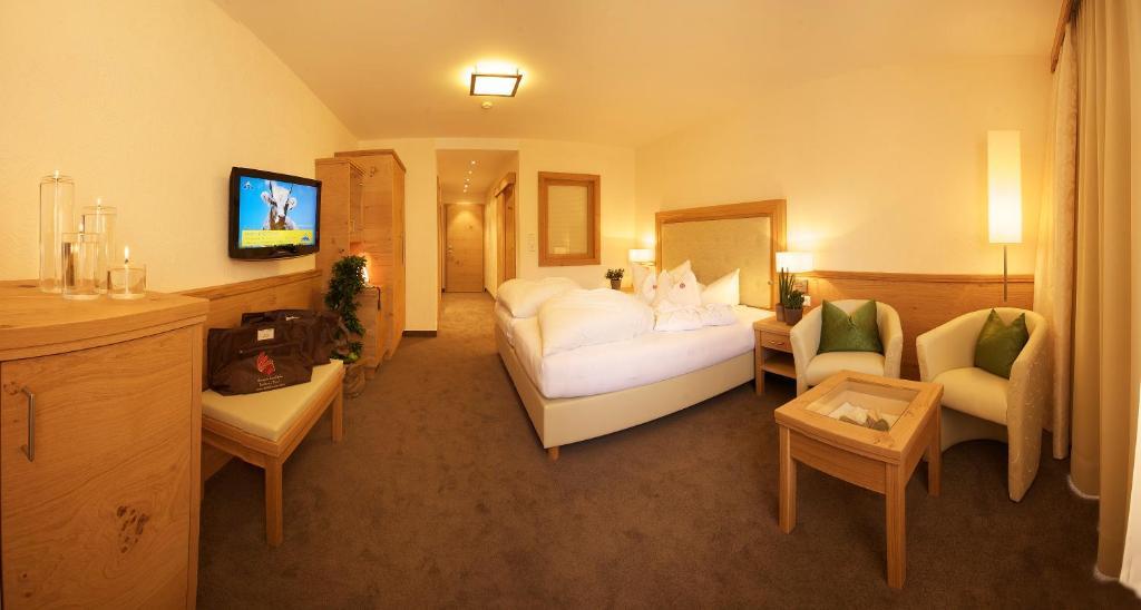 Hotel Dreisonnen แซร์เฟาส์ ภายนอก รูปภาพ