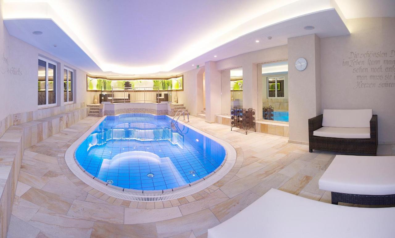 Hotel Dreisonnen แซร์เฟาส์ ภายนอก รูปภาพ